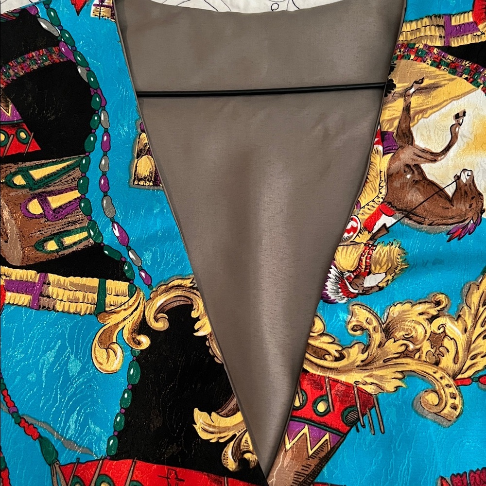 Colorful Patterned Vest - Picture 4 of 5